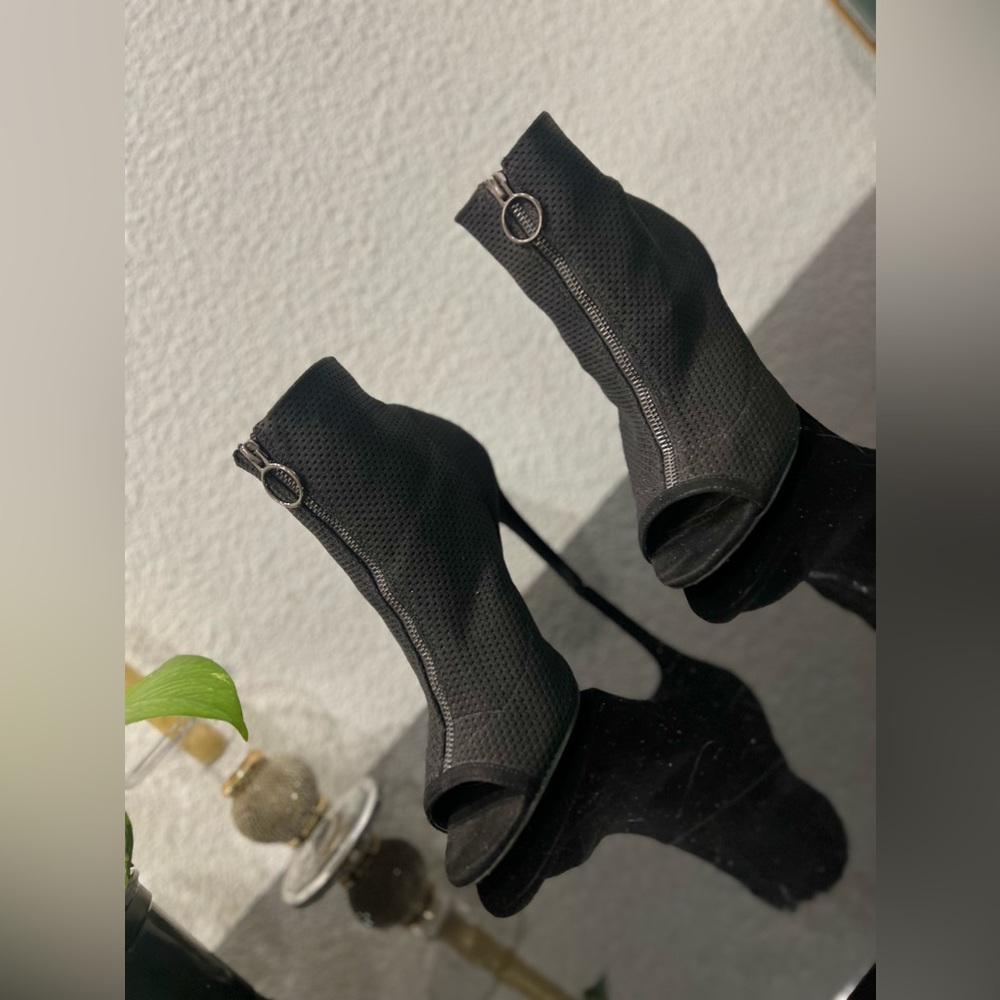 Black Open Toe Booties Heeled Boots Size 7.5 Women